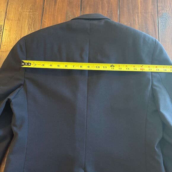 Men's Navy Jos A Bank 38R 100% Pure Wool Sport Coat Gold Details VGUC - Picture 4 of 6